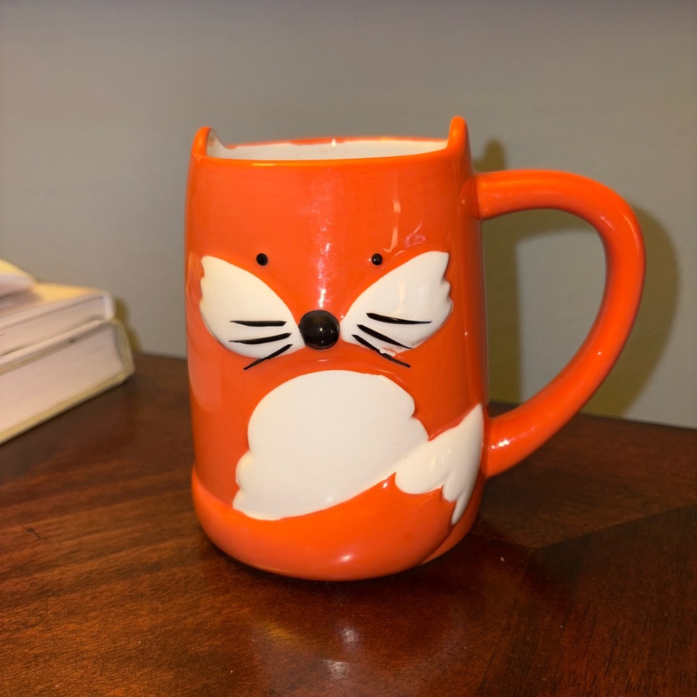 Tag Orange and White Fox Mug